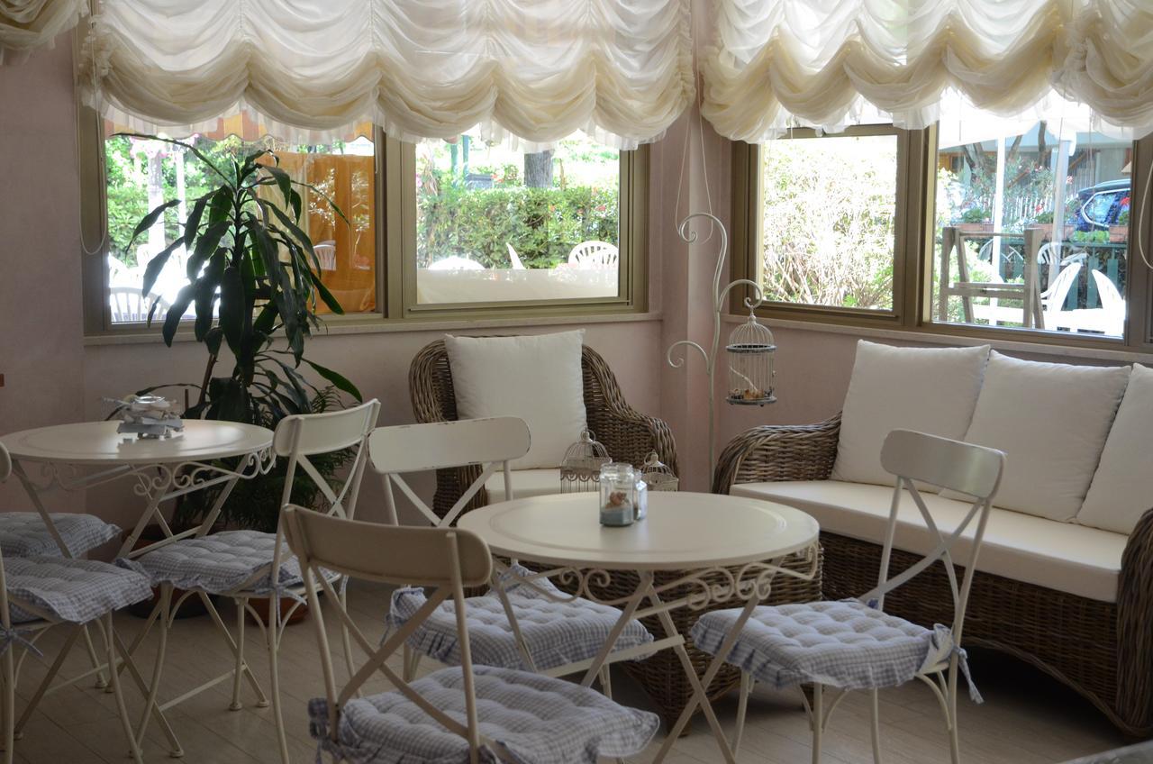 Hotel Monique Τσέρβια Εξωτερικό φωτογραφία