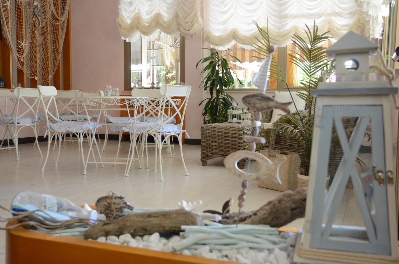 Hotel Monique Τσέρβια Εξωτερικό φωτογραφία